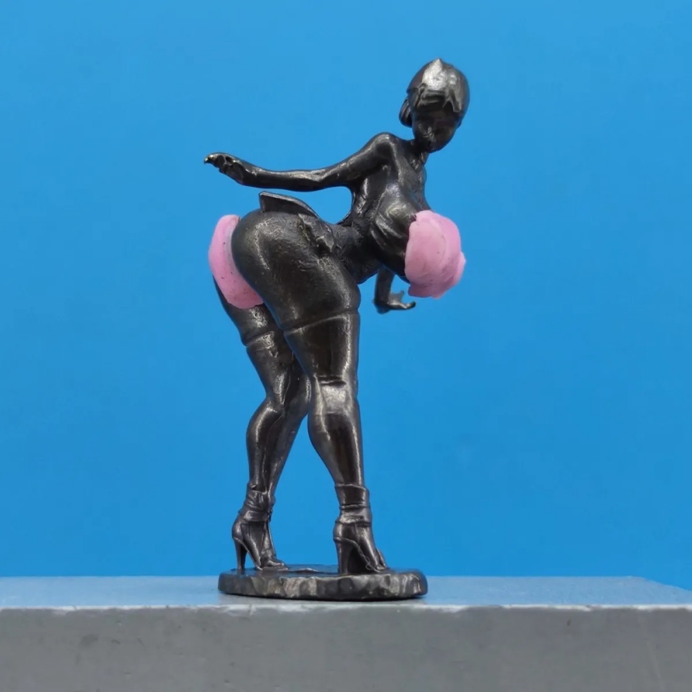 Vintage Collectible Cars - ヴィンテージ酸化真鍮ファッション女性ミニフィギュア車内ゲームケースデスクトップ装飾収集価値のある金属装飾品ギフト