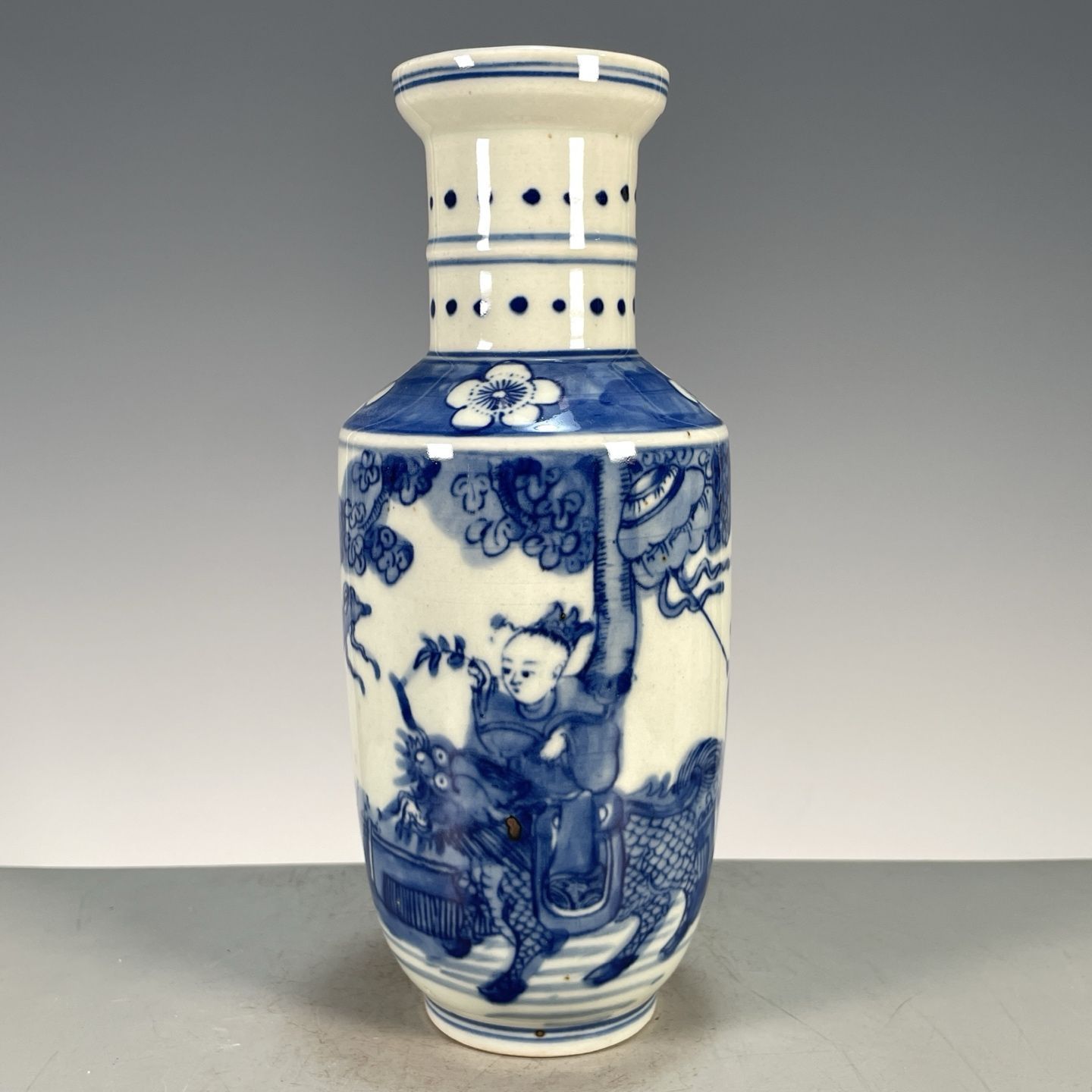 青と白の磁器ルール花瓶手描きキリン子供を運ぶ模様ヴィンテージ - Vintage Collectible Pottery のレビューと価格