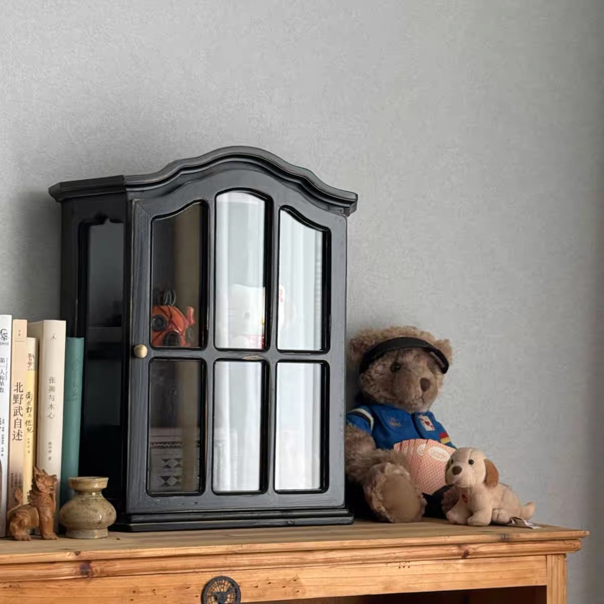 ヴィンテージ風の古材を使用したガラス扉付き壁面キャビネット、 - Vintage Collectible Furniture のレビューと価格