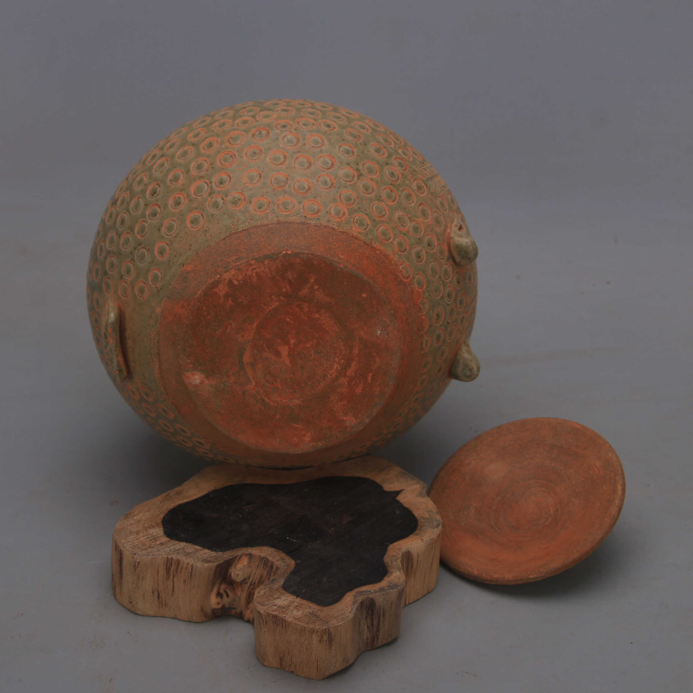 唐時代の越州陶器の青磁壺、考古学的スタイル、中国のヴィンテー - Vintage Collectible Pottery のレビューと価格