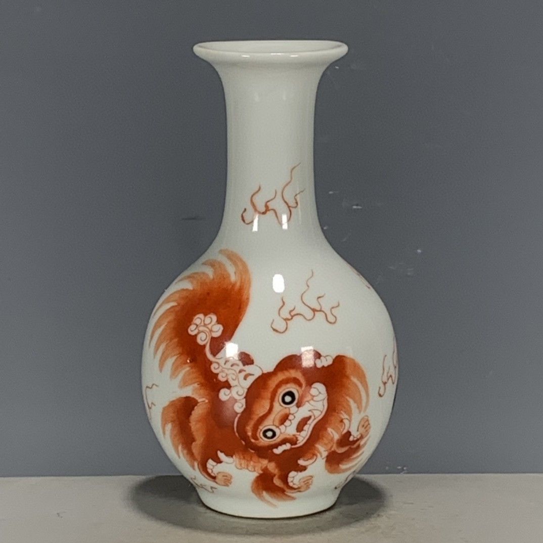 ヴィンテージ中国武彩鉄製赤磁器花瓶、神徳堂マーク、手描き太師 - Vintage Collectible Pottery のレビューと価格